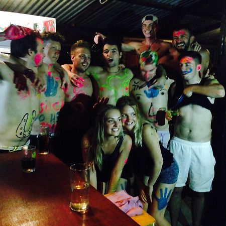 Bamboozle Hostel Haad Rin Bagian luar foto