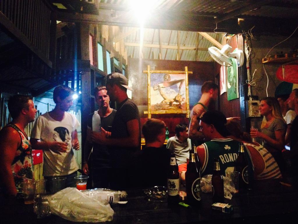 Bamboozle Hostel Haad Rin Bagian luar foto