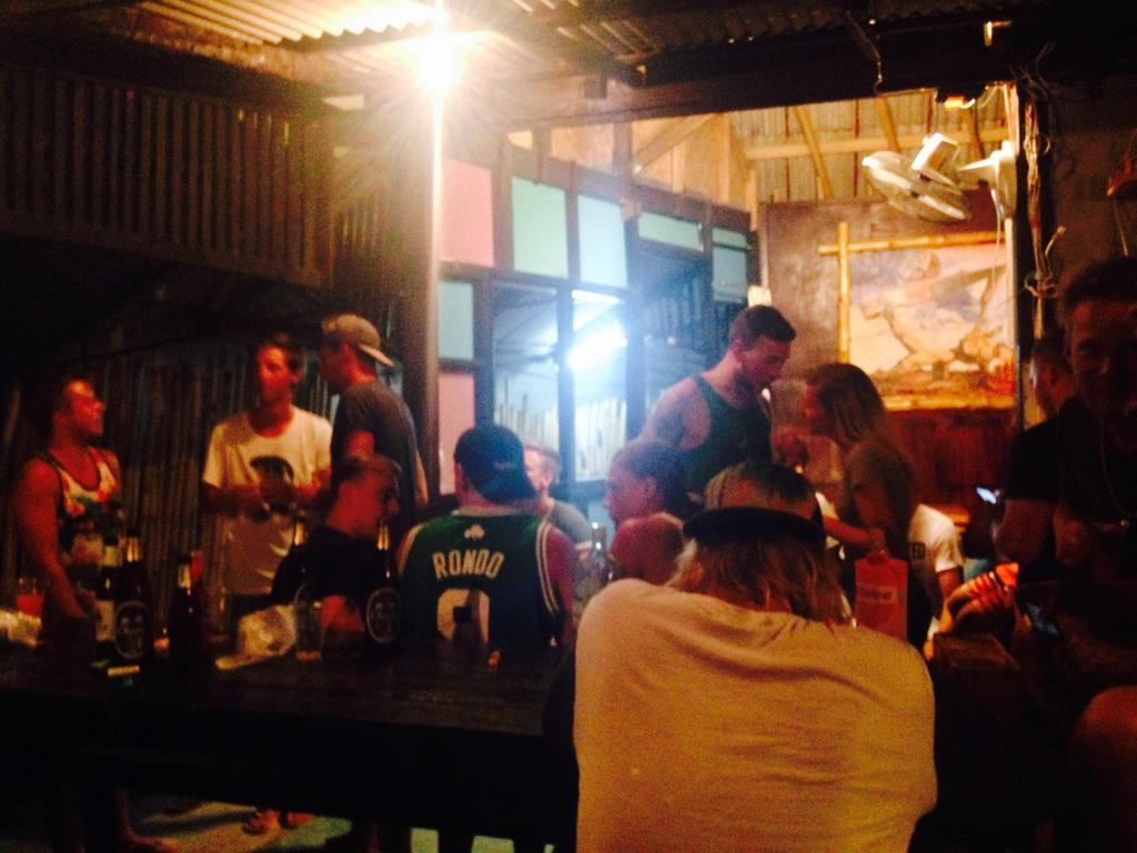 Bamboozle Hostel Haad Rin Bagian luar foto