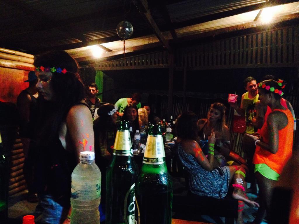 Bamboozle Hostel Haad Rin Bagian luar foto