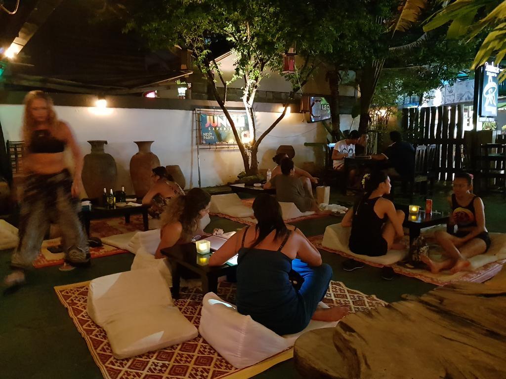 Bamboozle Hostel Haad Rin Bagian luar foto